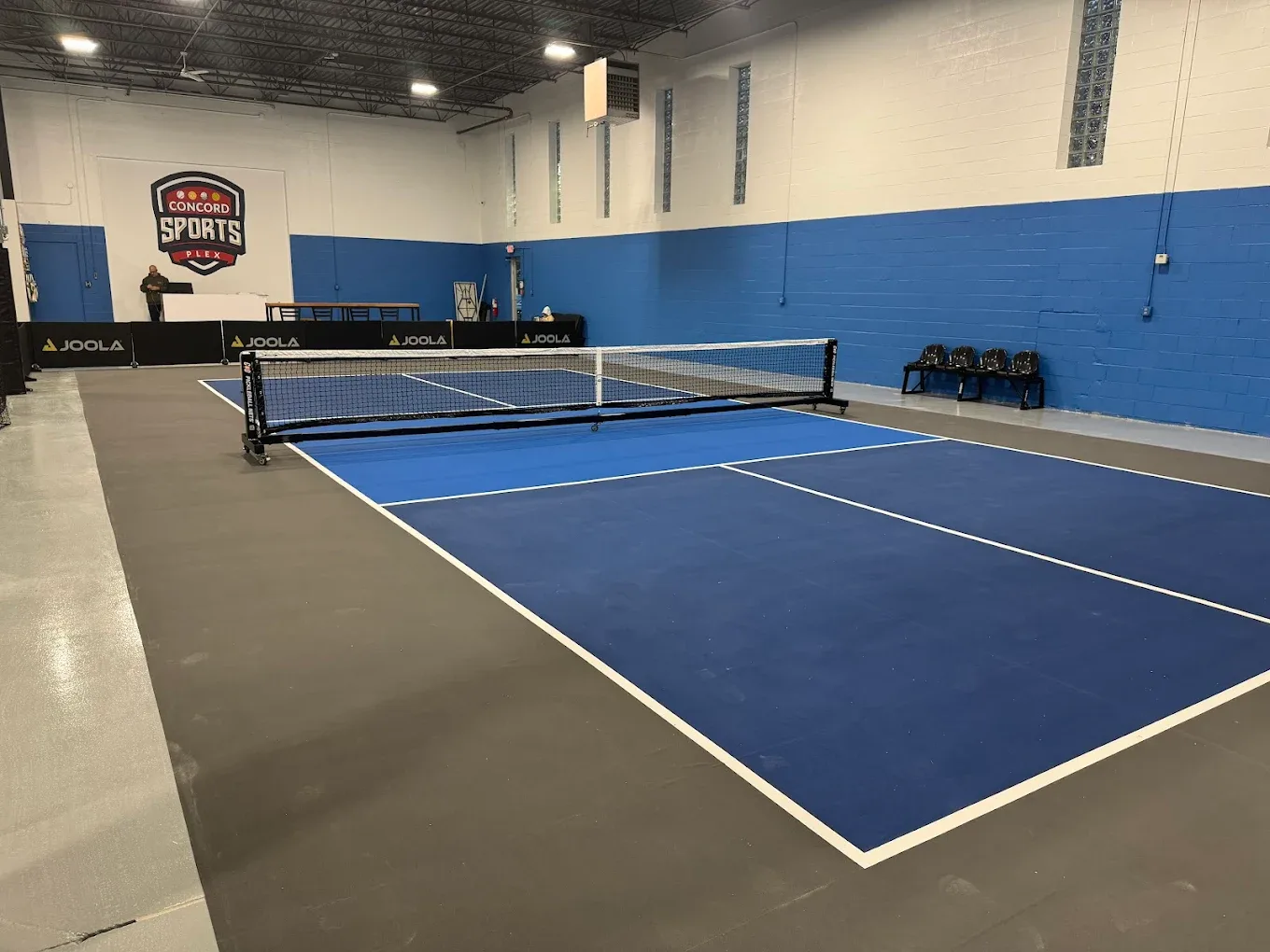 Single indoor pickleball court